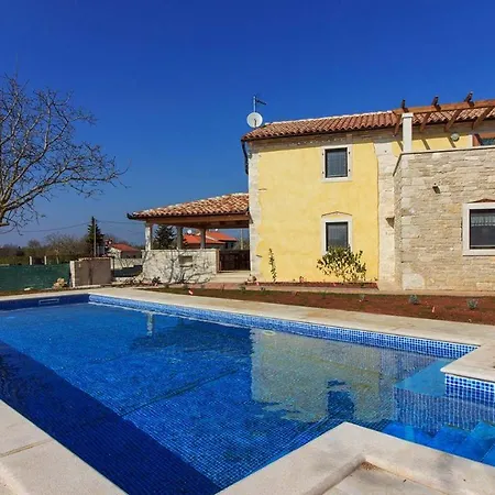 Istrian With Private Pool For Up To 12 Persons Vila