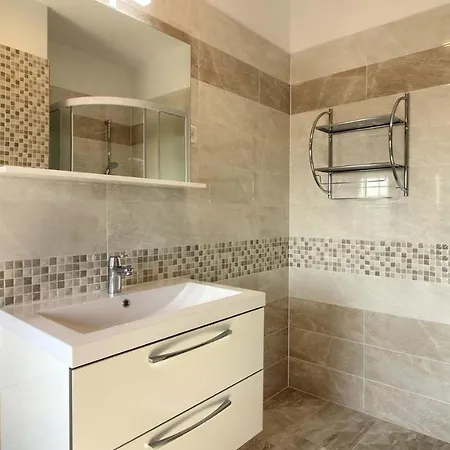 Villa Istrian With Private Pool For Up To 12 Persons *
