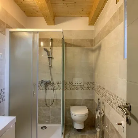 Istrian With Private Pool For Up To 12 Persons *